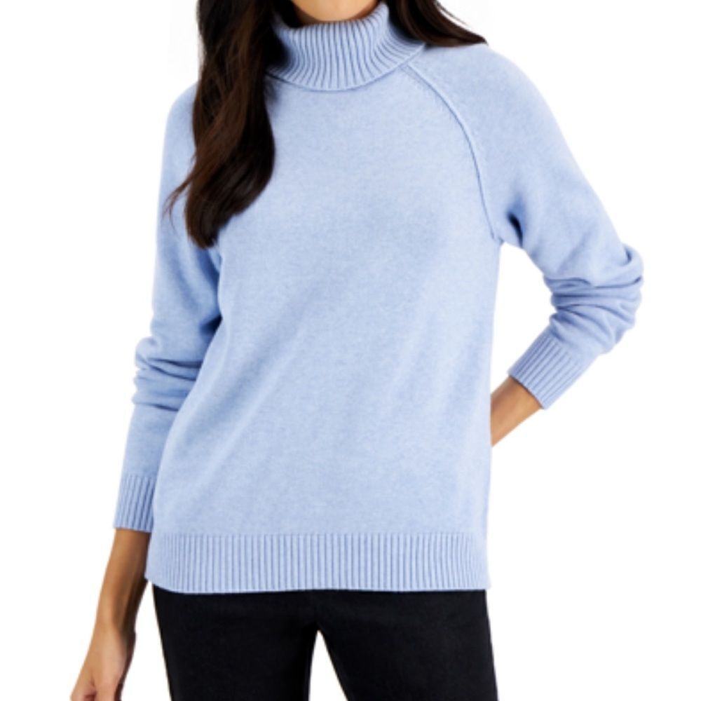 NWT SWEATER